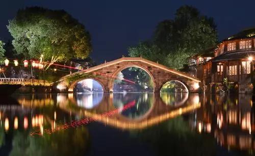 熱鬧的烏鎮(zhèn)時間就要到了 請到“網(wǎng)”里來 熱鬧的烏鎮(zhèn)時間就要到了 請到“網(wǎng)”里來